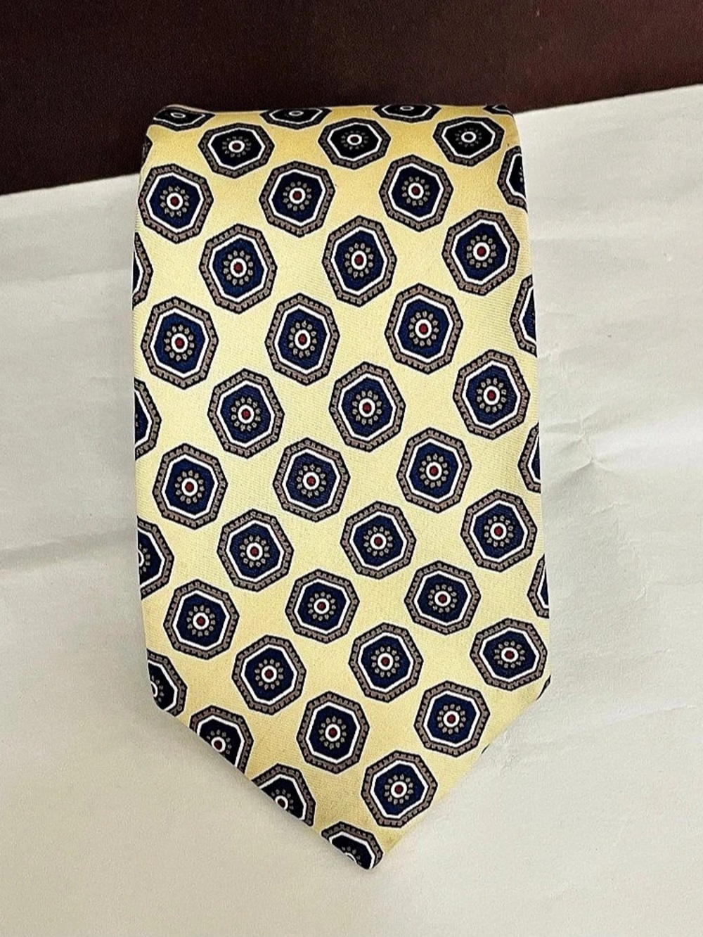 Vintage Burberry Men's Silk Geometric Tie in Yellow & Blue. 58x3.1/4 Inches